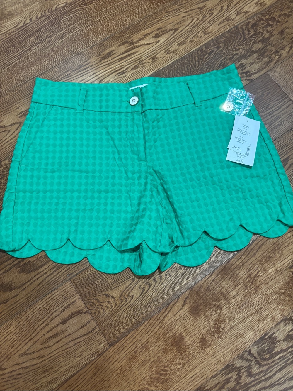 crown & ivy Emerald Green Scallop-Hem High-Waist Shorts